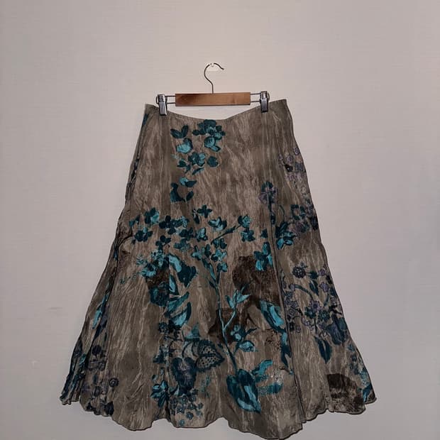 빈티지 오리엔탈 플라워 패턴 미디 스커트