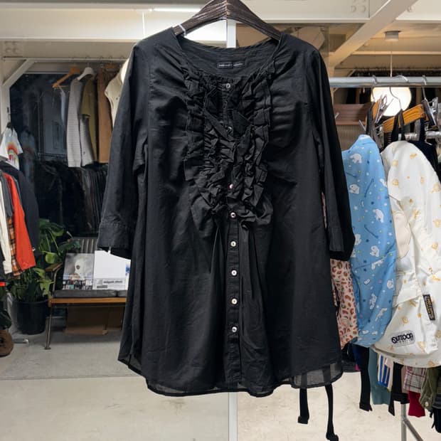 Mb lucas 프릴 노카라 셔츠