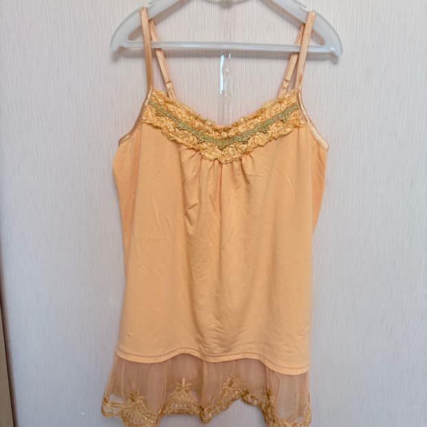 AXES FEMME 귤색 레이스 나시🍊