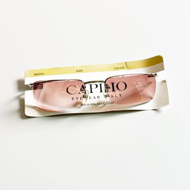 CAPRIO 무테 스퀘어 메탈 빈티지 틴트 선글라스