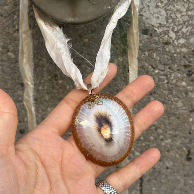 Vintage pendant+India silk
