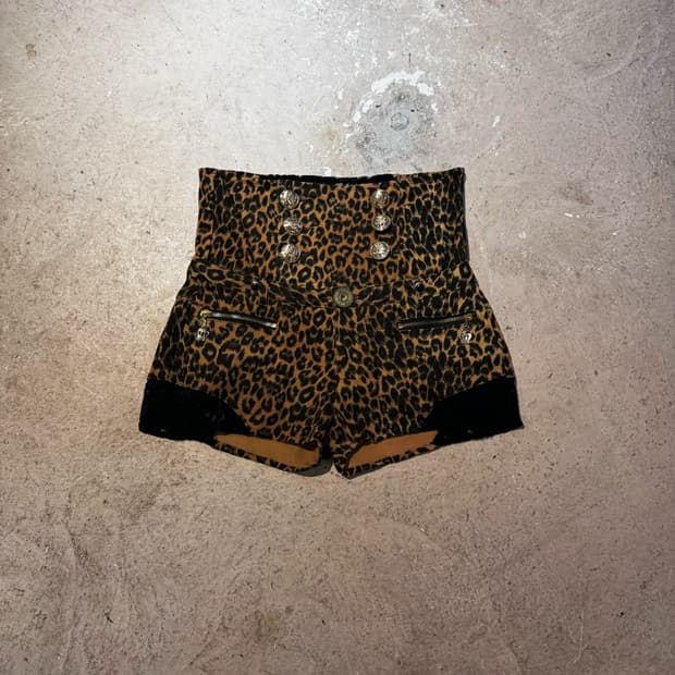 D.i.a. 아게하 더블버튼 숏츠