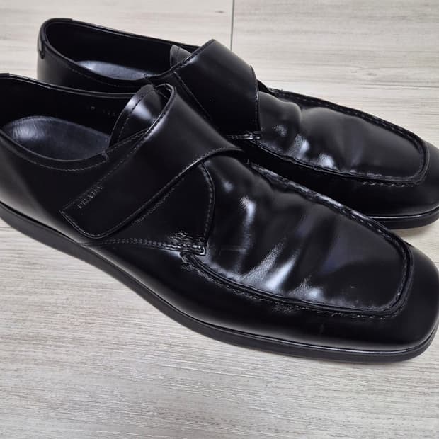 프라다 스포츠 스트랩 로퍼 UK 9 280