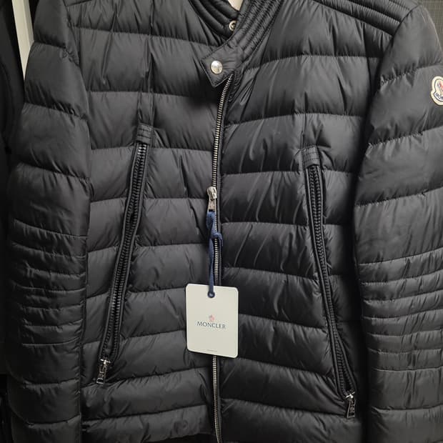 몽클레어 아미오트 6 사이즈 블랙