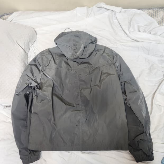 프라다 바람막이