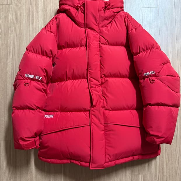 슈프림 고어텍스 900