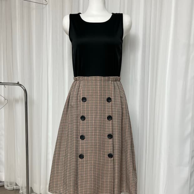 블랙나시 더블버튼 체크패턴 원피스