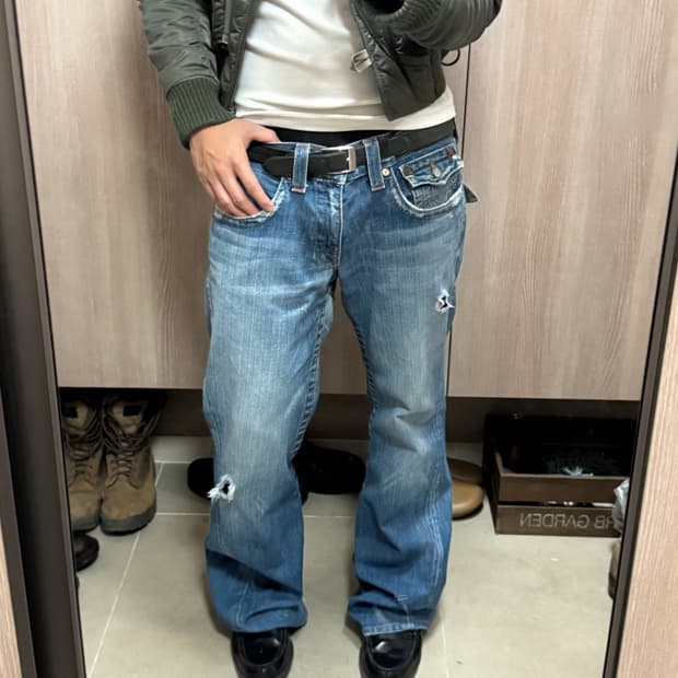 트루릴리젼 조이 슈퍼 티 부츠컷 데님 32