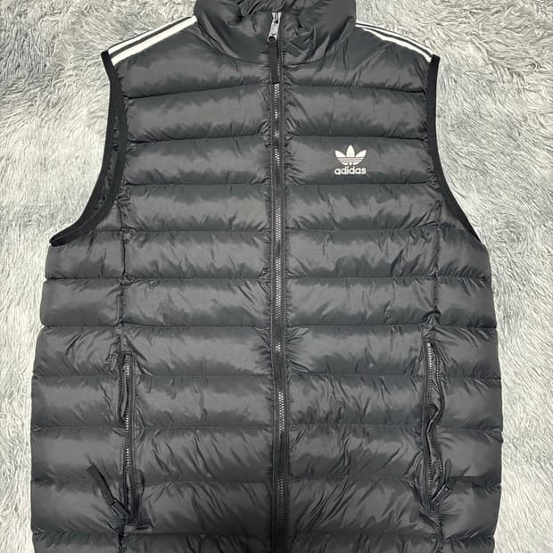 아디다스 조끼패딩