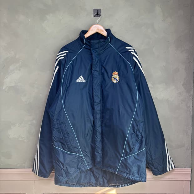 아디다스 레알 마드리드 패딩 벤치 파카