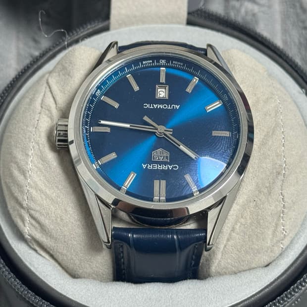 태그호이어 카레라 데이트 시계