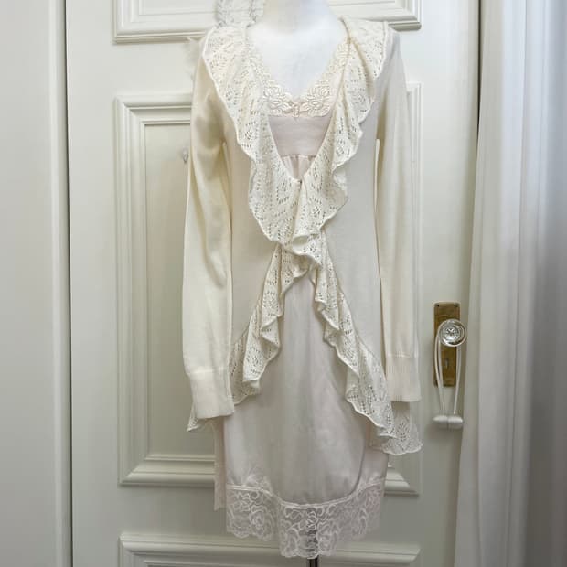 ivory crochet ruffle long cardigan&sheer