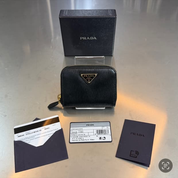 [리오브전포점] 프라다 사피아노 코인 지퍼 중지갑