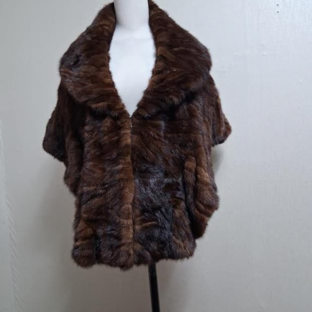 FABIANE 파비안느 밍크 케이프 밍크망토 표기프리 천연밍크 
원산지 