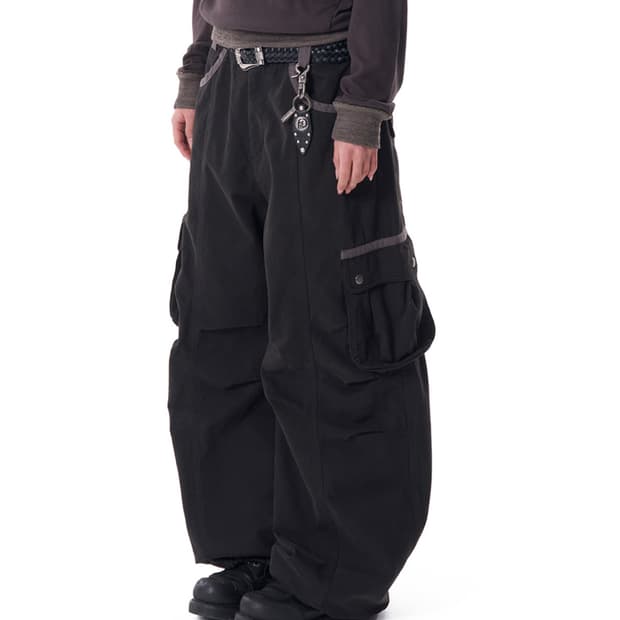 아캄 Knee Pin-tuck Contrast Cargo Pants
