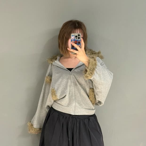 fur trimming point pom-pom hood zip-up