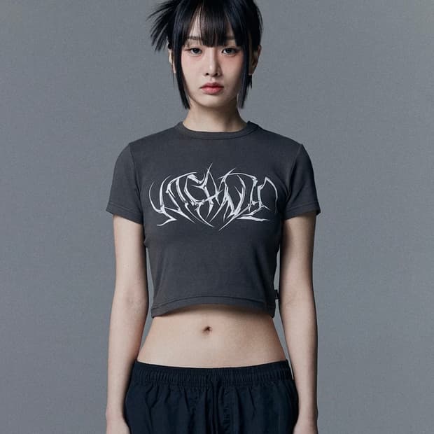 낫포너드 W Metal N4ND Logo Crop Tee _ Charco