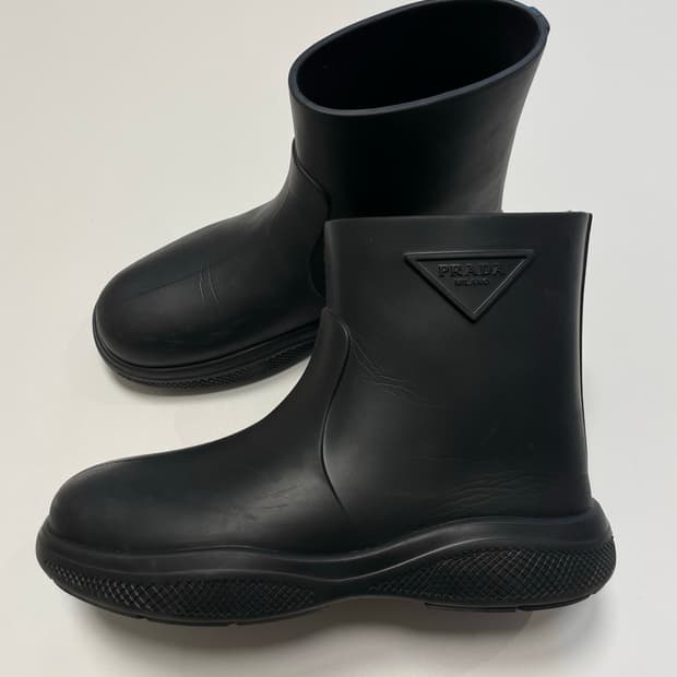 프라다 레인부츠 블랙 7사이즈 판매