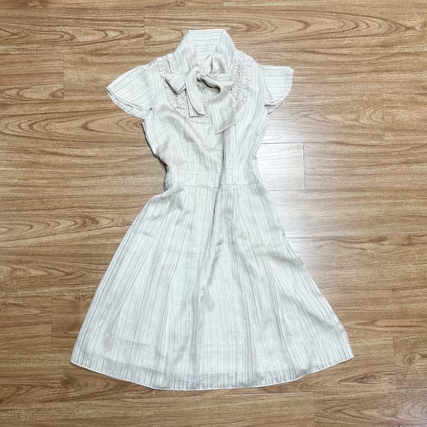 빈티지 리본 레이스 원피스 히메갸루 로걀 라떼 엑시즈팜깔 모리걸 긱시크