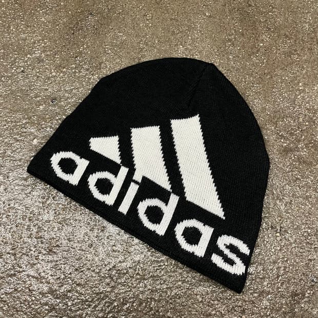 아디다스 빅 로고 비니