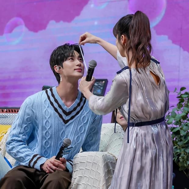루이비통 2025 울 모헤어 풀오버 페일 블루 케이블 니트