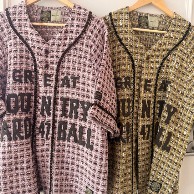  캐피탈(Kapital) 브랜드의 팬시 트위드 그레이트 컨트리 베이스볼 