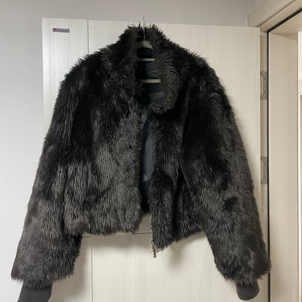 트리밍버드 퍼 자켓 딥브라운 색상