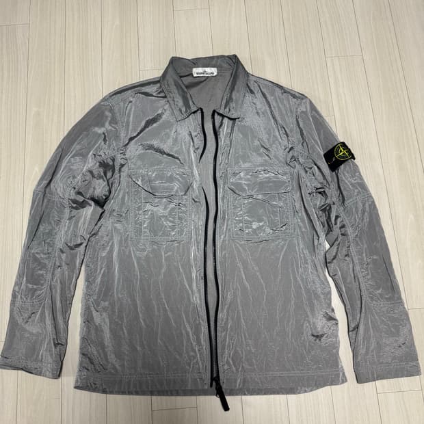 스톤아일랜드 나일론메탈 19ss 펄그레이 xl 사이즈 판매합니다 