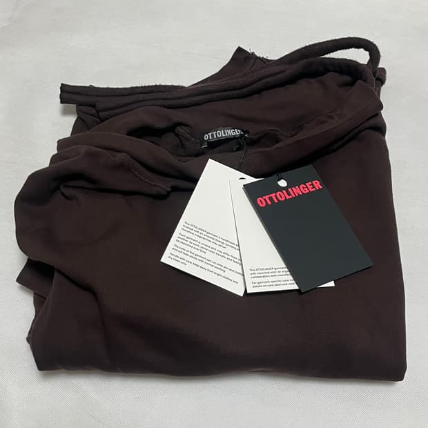 [M]오토링거 25fw SLOUCHY 오프숄더 탑/브라운