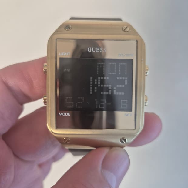 디젤 + guess 금장시계 희귀템