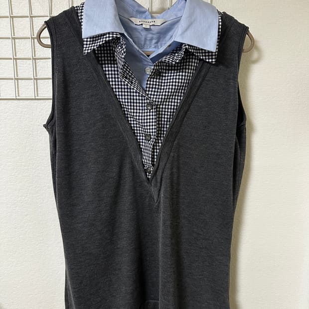Markgong GREY SLEEVELESS KNIT TOP