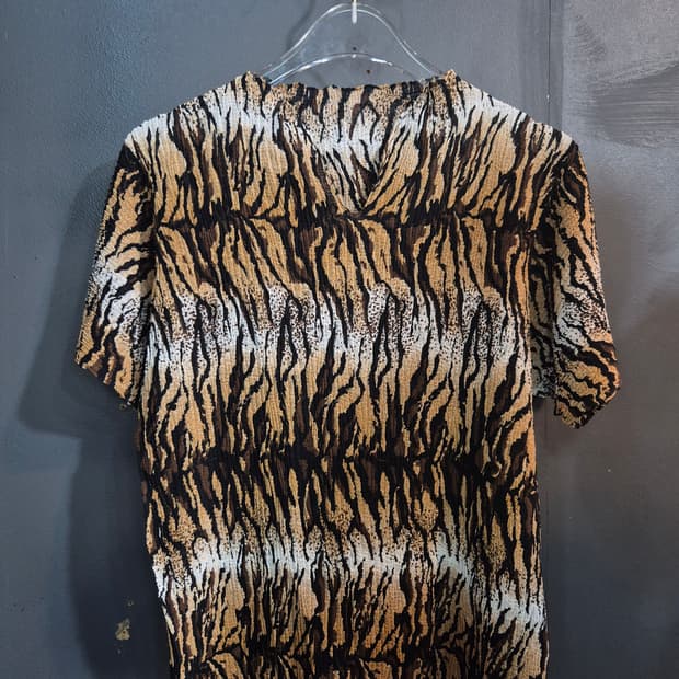 Yanco 호랑이무늬 플리츠 주름 반팔 티셔츠 55 66