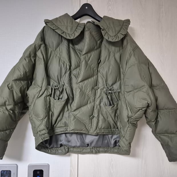 보카바카 프릴 카라 숏 다운 패딩