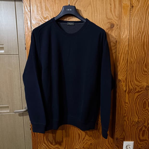 벨루티 니트 판매 합니다.