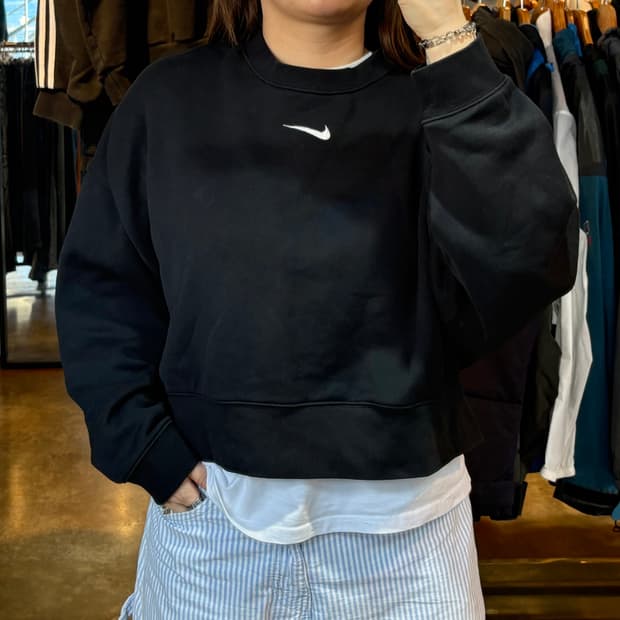 나이키 스우시 블랙 맨투맨