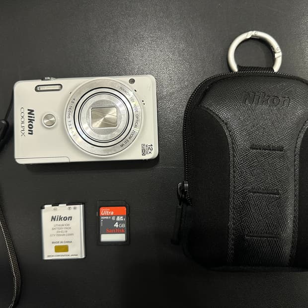니콘 쿨픽스 S6900 화이트