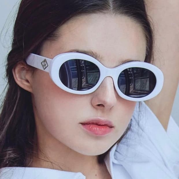 리끌로우 선글라스 크림 화이트