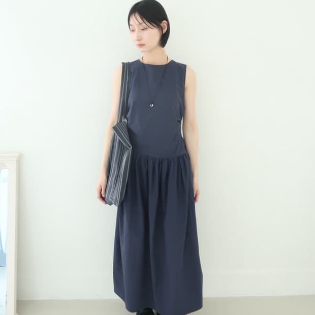 뮤로우 STRAP SLEEVELESS DRESS