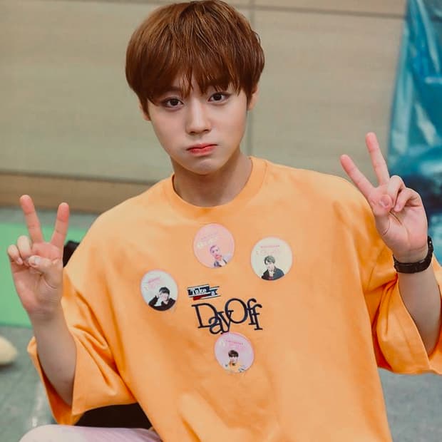 M) 로맨틱크라운 레이어드 오버핏 박지훈 티셔츠