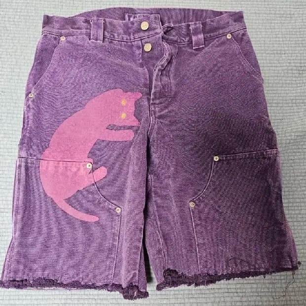 [L]더 뮤지엄 비지터 고양이 쇼츠 퍼플
