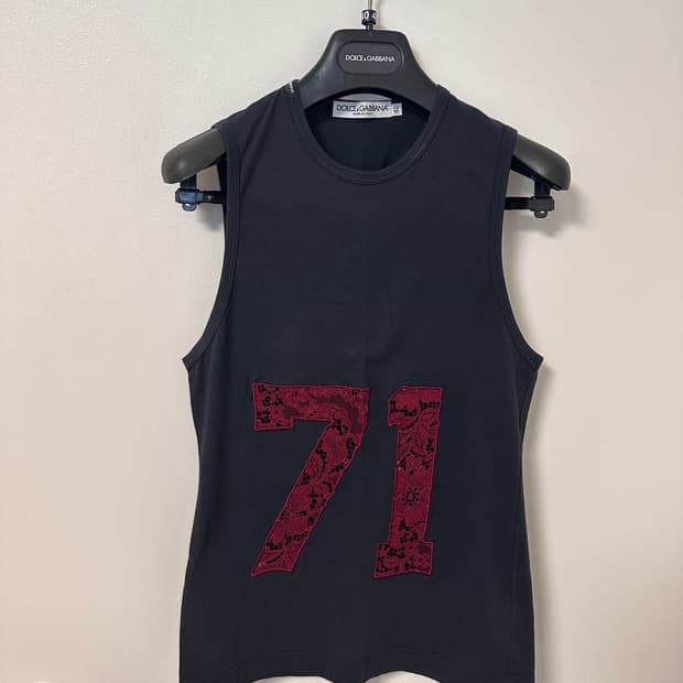 돌체앤가바나 민소매 40사이즈