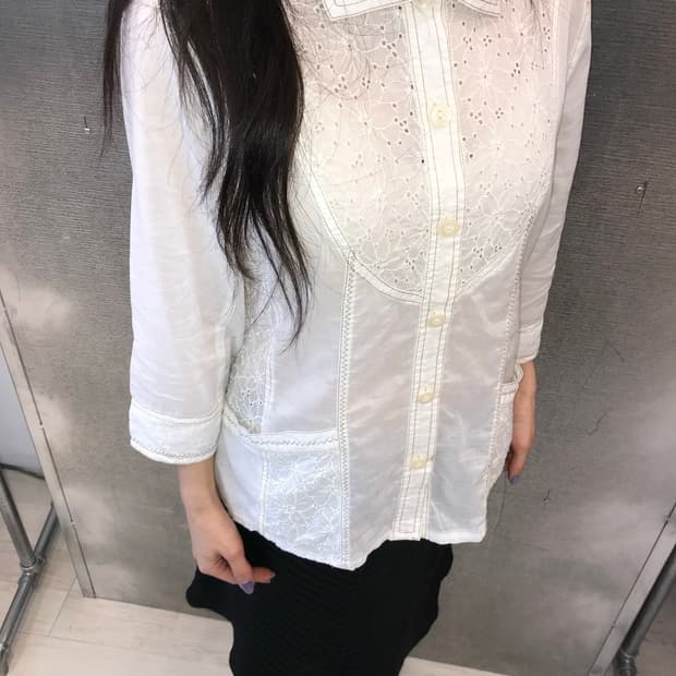 스티치 꽃무늬 블라우스 