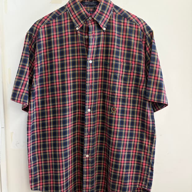 N18. 타미힐피거 빈티지 월계수 반팔셔츠