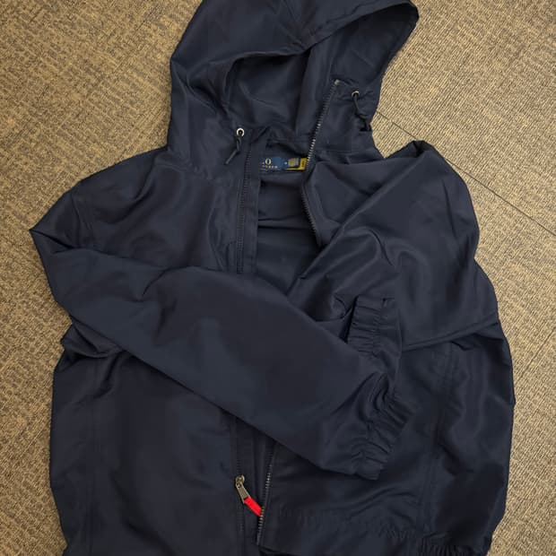 폴로 바람막이 M사이즈