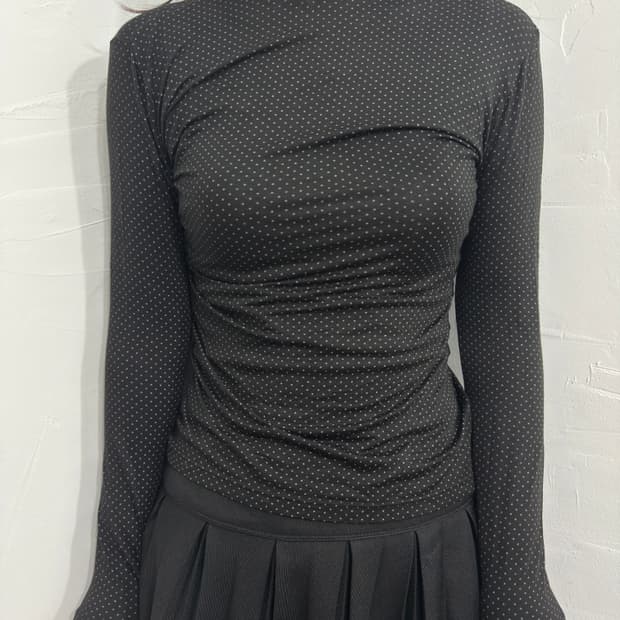 uniqlo dot longsleeve