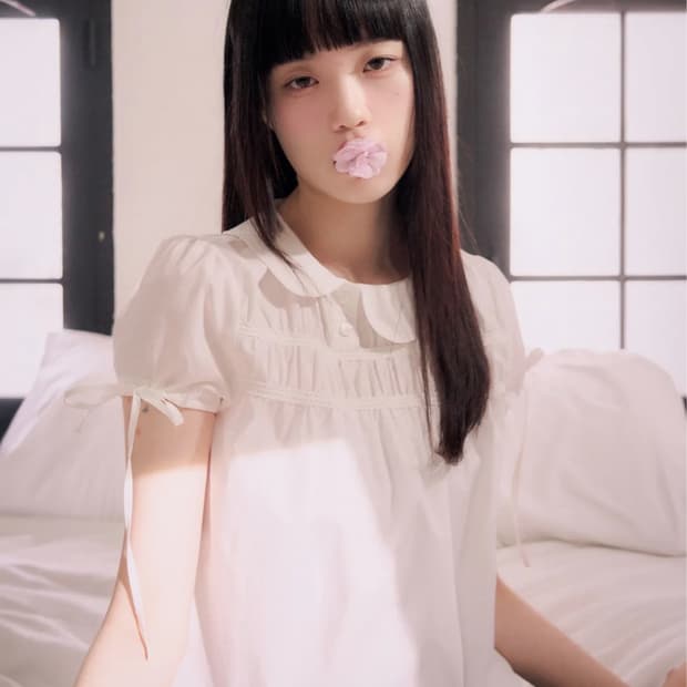 레이즈 미야 레이시 언발 블라우스 [WHITE]