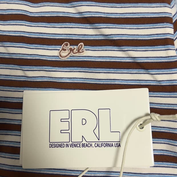 [L]erl 스트라이프 티