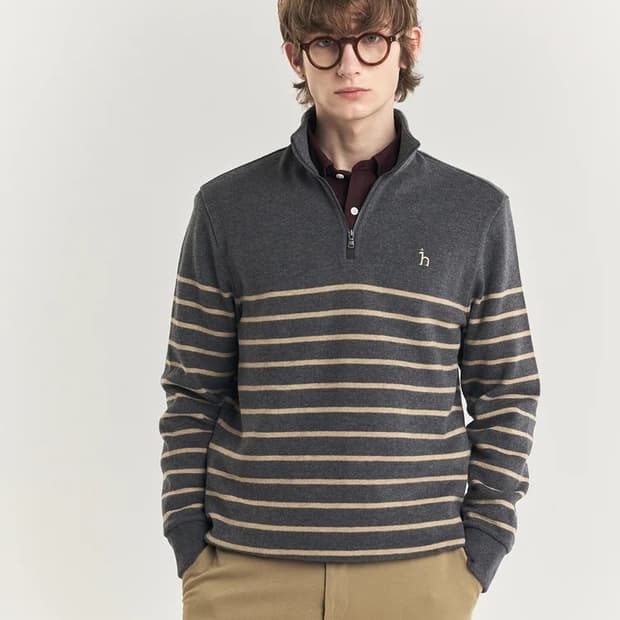 헤지스 반집업 티셔츠 2025년