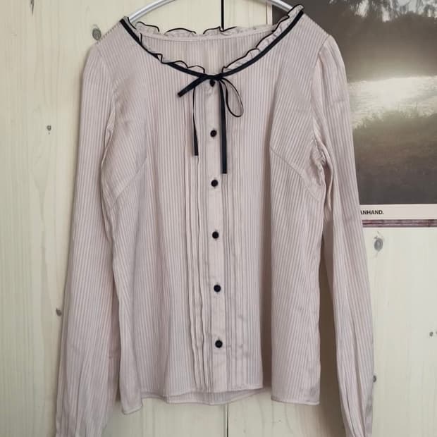 [vintage] 잔스트라이프 리본 블라우스