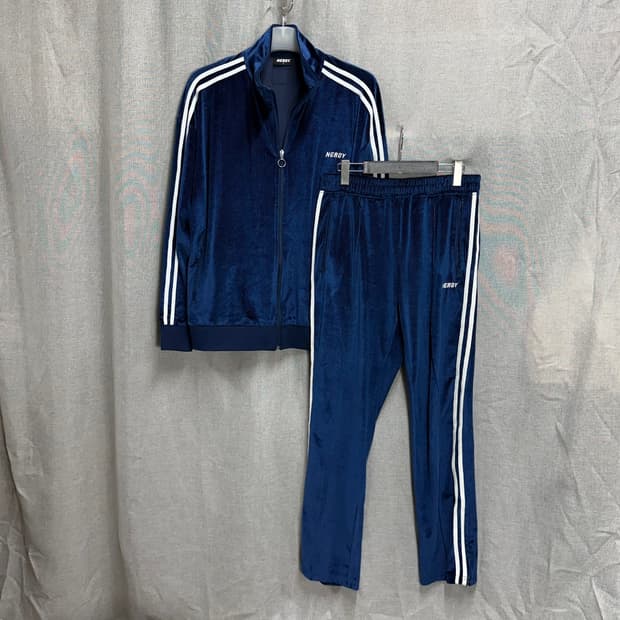 [L] 널디 벨벳 트레이닝 상하의 셋업 네이비 세트